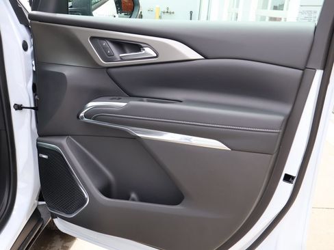 New 2026 Chevrolet Traverse LT w/ Enhanced Driving Package FWD image 34