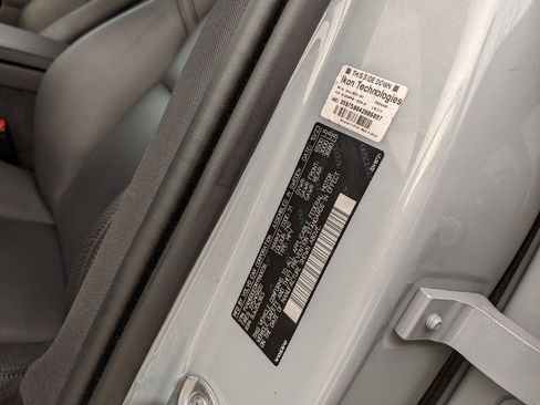 Certified 2024 Volvo XC90 T8 Plus w/ Protection Package Premier image 30