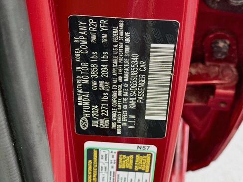 Used 2025 Hyundai Elantra SEL FWD image 12