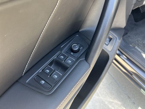 Used 2024 Volkswagen Tiguan SE FWD image 14