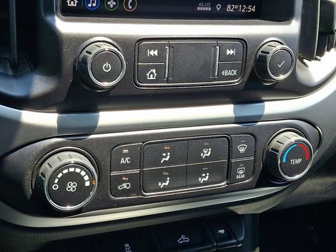 Used 2022 Chevrolet Colorado LT w/ LT Convenience Package RWD image 16