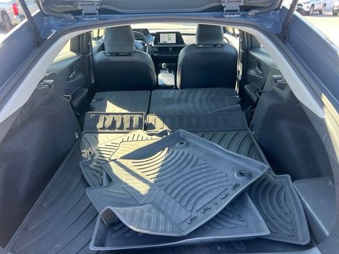 Used 2026 Toyota Prius XLE FWD image 37
