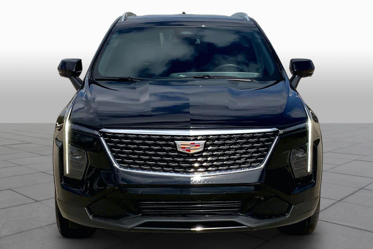 Used 2025 Cadillac XT4 Premium Luxury AWD/4WD image 4