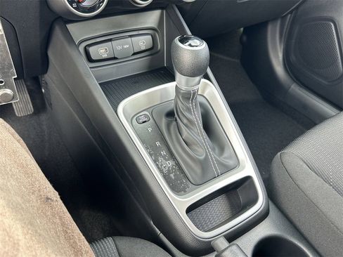 New 2026 Hyundai Venue SE image 28