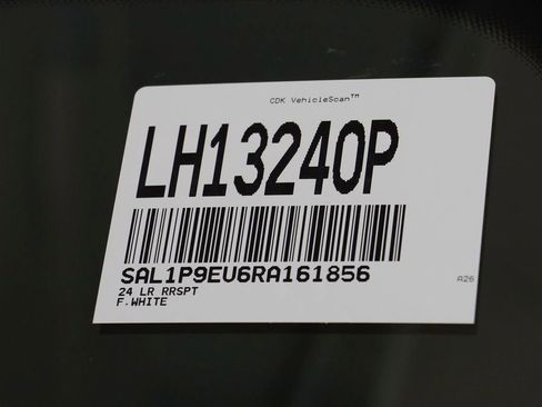 Used 2024 Land Rover Range Rover Sport SE image 25