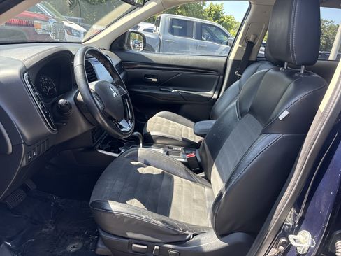 Used 2020 Mitsubishi Outlander SE FWD image 11