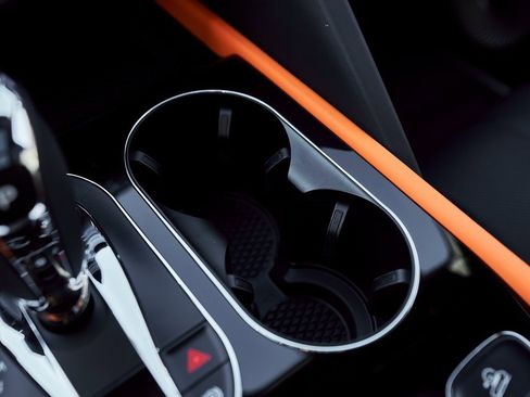 Used 2025 Bentley Bentayga image 71