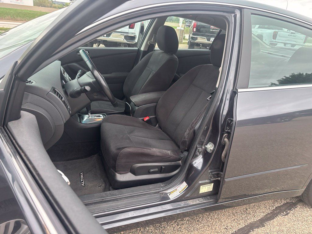 Used 2011 Nissan Altima 2.5 S w/ Convenience Pkg FWD image 22
