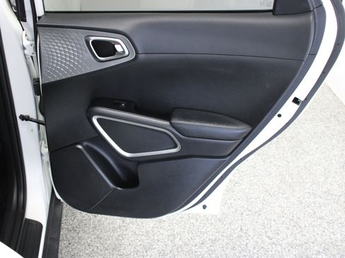 Used 2022 Kia Soul LX w/ Technology Package FWD image 30