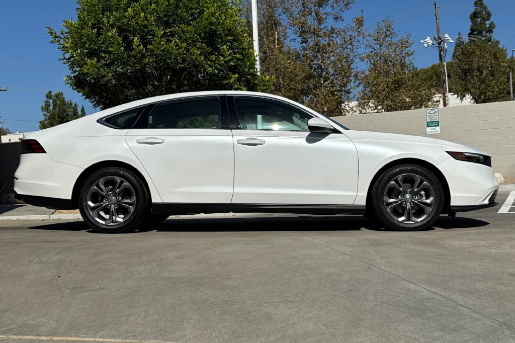 Certified 2023 Honda Accord EX image 8