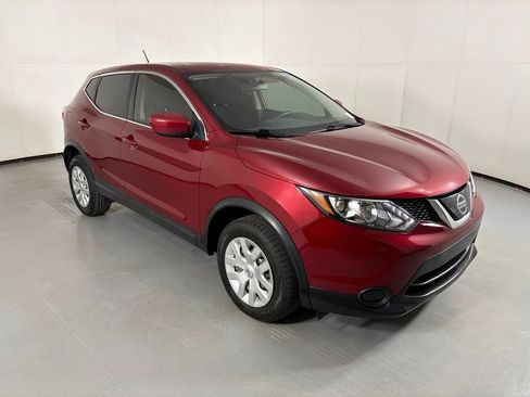 Used 2019 Nissan Rogue Sport S FWD image 2