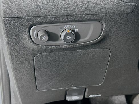 Used 2025 Buick Encore GX Preferred AWD/4WD image 17