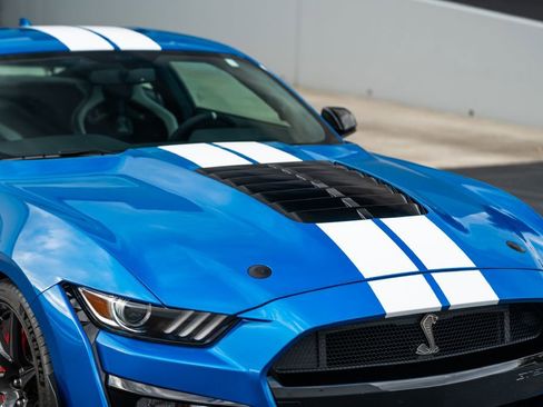 Used 2021 Ford Mustang Shelby GT500 w/ Carbon Fiber Track Pack image 6