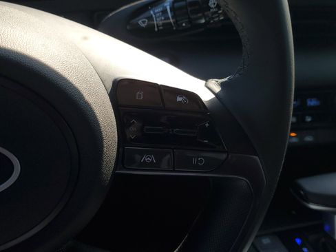 Used 2025 Hyundai Elantra Sport image 22