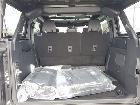 New 2025 Ford Bronco Badlands image 7