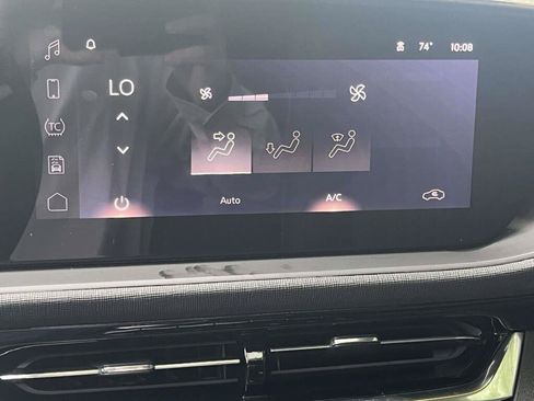 Used 2024 Buick Envista Avenir FWD image 23