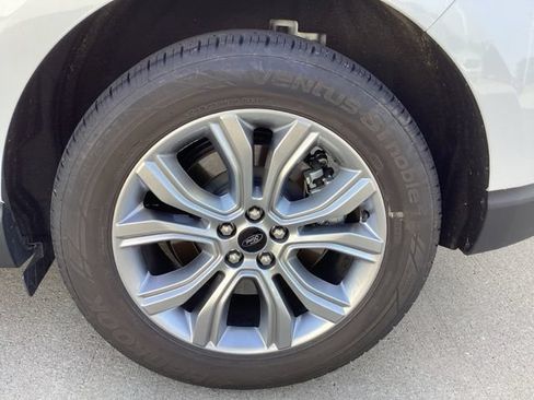 Used 2023 Ford Edge Titanium w/ Class II Trailer Tow Package AWD/4WD image 7