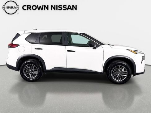 Certified 2024 Nissan Rogue S FWD image 4