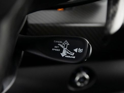 Used 2019 McLaren Senna RWD image 32