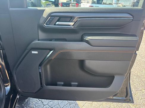 Used 2025 GMC Sierra 2500 AT4 w/ Technology Package AWD/4WD image 15