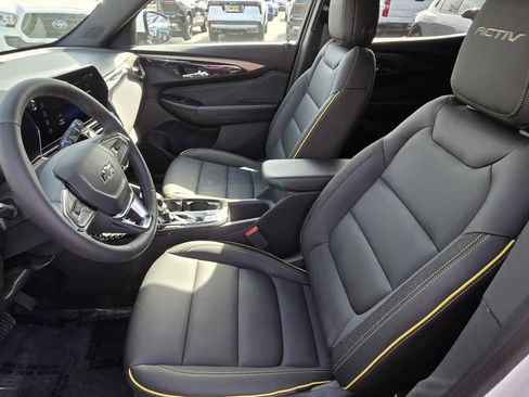Used 2025 Chevrolet TrailBlazer ACTIV w/ Convenience Package FWD image 38