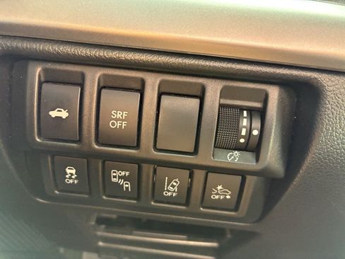 Used 2016 Subaru Legacy 2.5i Limited AWD/4WD image 10