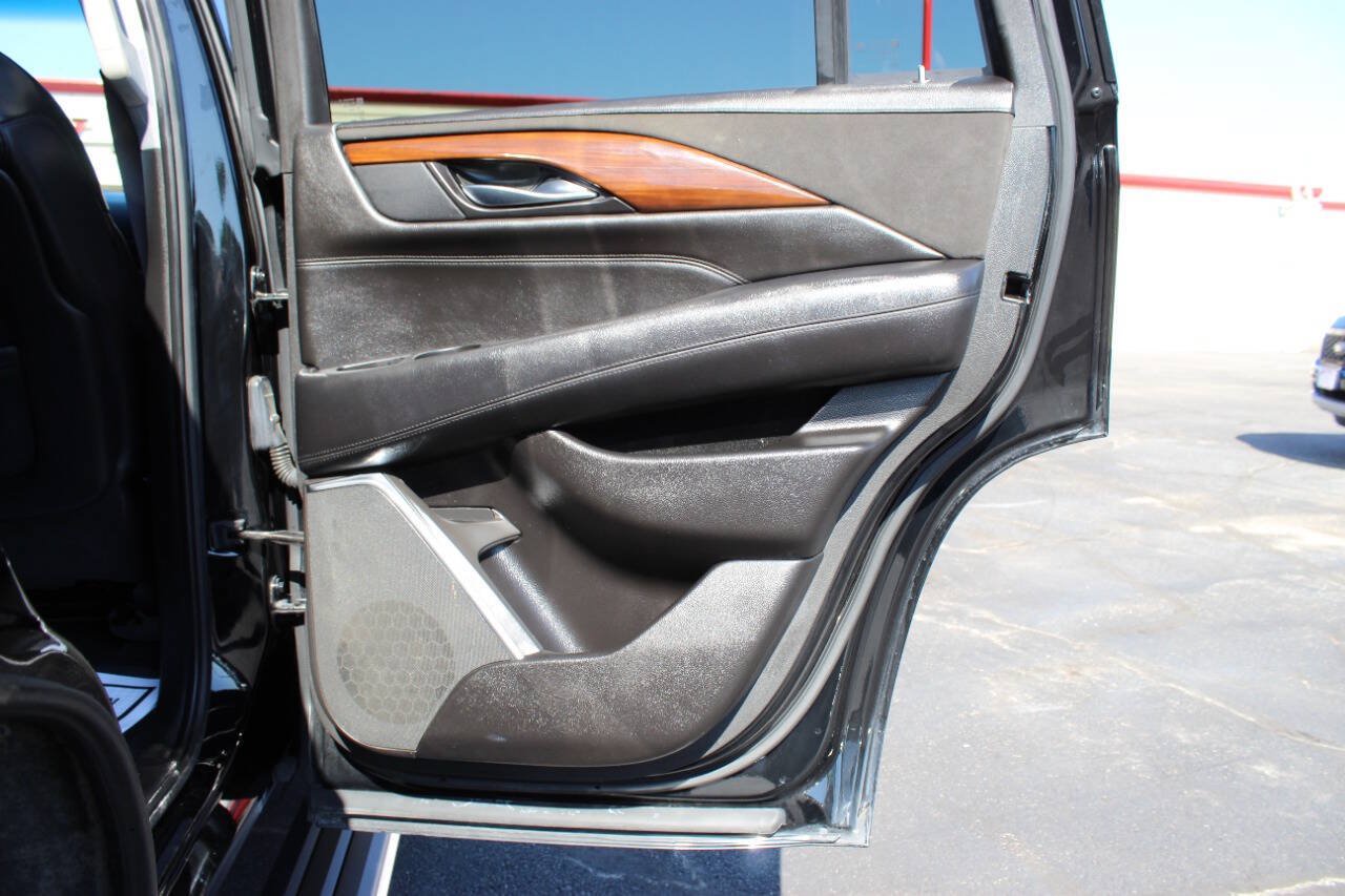 Used 2017 Cadillac Escalade Premium Luxury RWD image 12