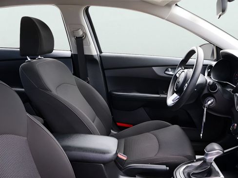 Used 2021 Kia Forte LXS FWD image 9