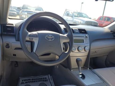Used 2011 Toyota Camry XLE image 13