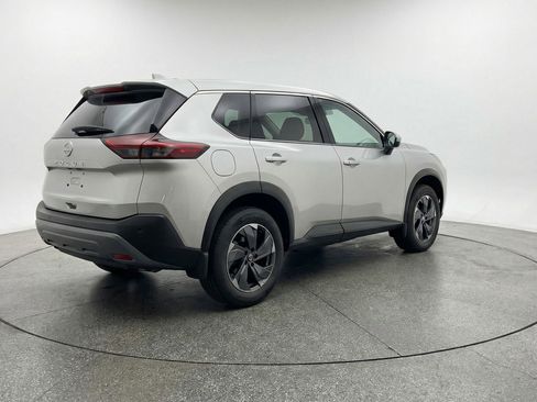 Used 2025 Nissan Rogue SV image 9