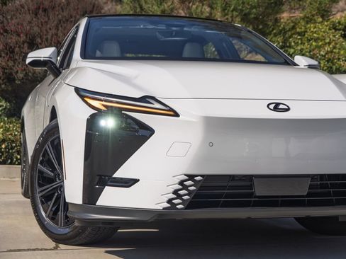 New 2026 Lexus ES 500e AWD/4WD image 5