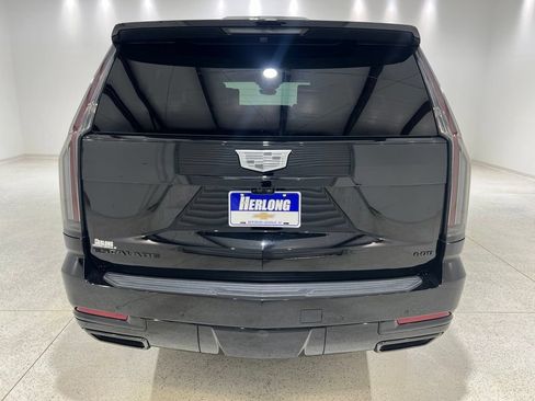 Used 2026 Cadillac Escalade ESV Platinum Sport w/ LPO, ONYX Package AWD/4WD image 4