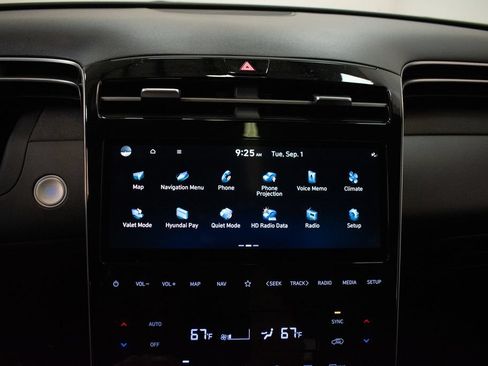 Used 2024 Hyundai Tucson Limited AWD/4WD image 15