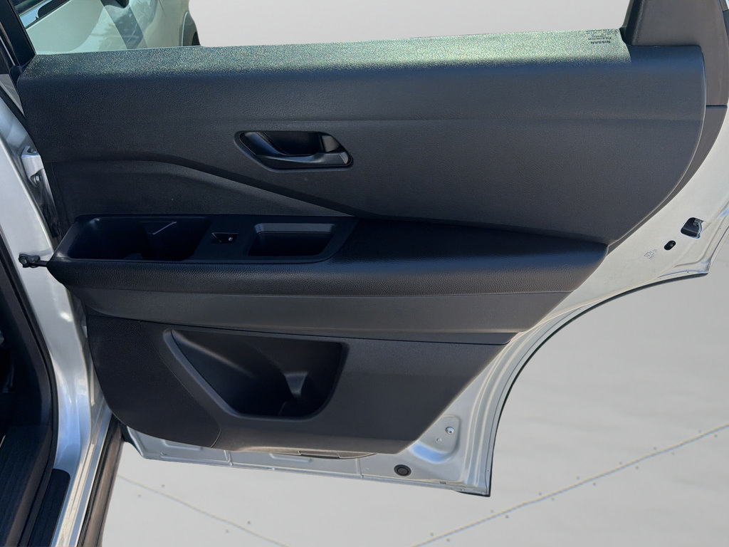 Used 2024 Nissan Pathfinder SV FWD image 11