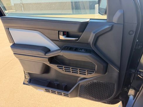 Certified 2025 Toyota Tacoma Limited AWD/4WD image 9