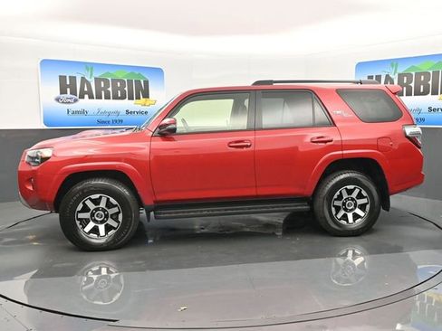 Used 2024 Toyota 4Runner TRD Off-Road Premium image 2