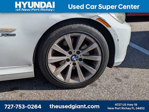 Used 2011 BMW 328i xDrive Sedan image 6