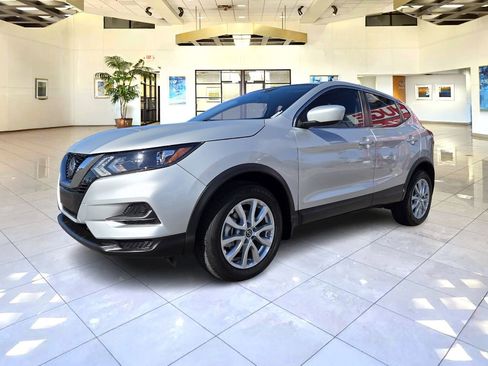 Certified 2021 Nissan Rogue Sport S image 3