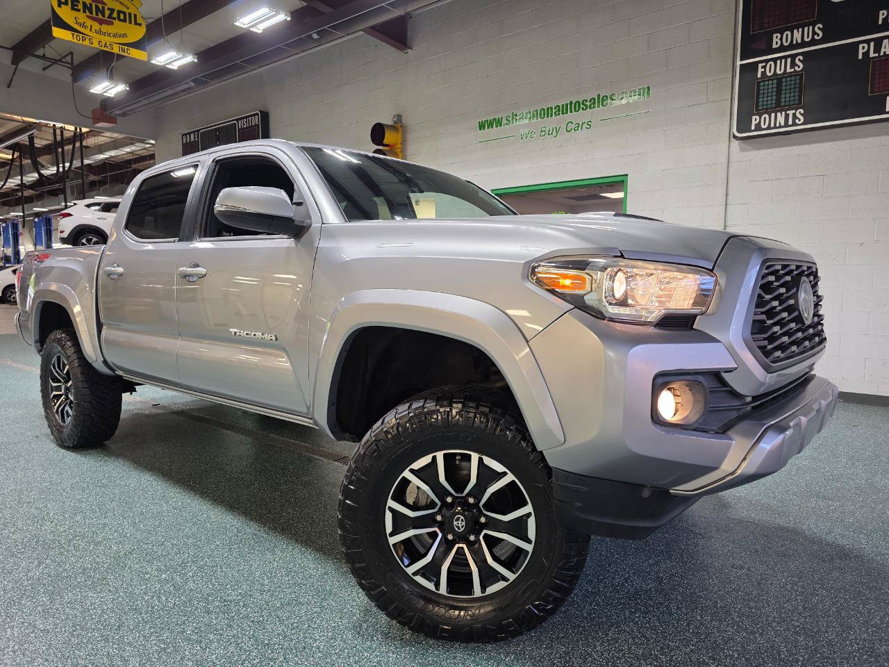 Used 2020 Toyota Tacoma TRD Sport AWD/4WD image 14