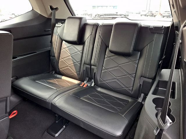Used 2024 Volkswagen Atlas SE AWD/4WD image 11