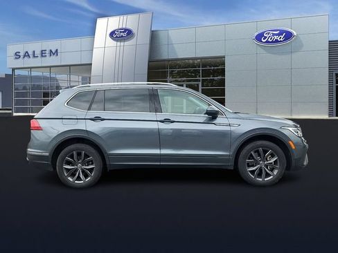 Used 2024 Volkswagen Tiguan SE AWD/4WD image 2