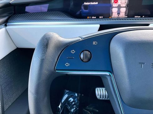 Used 2022 Tesla Model X Plaid image 22