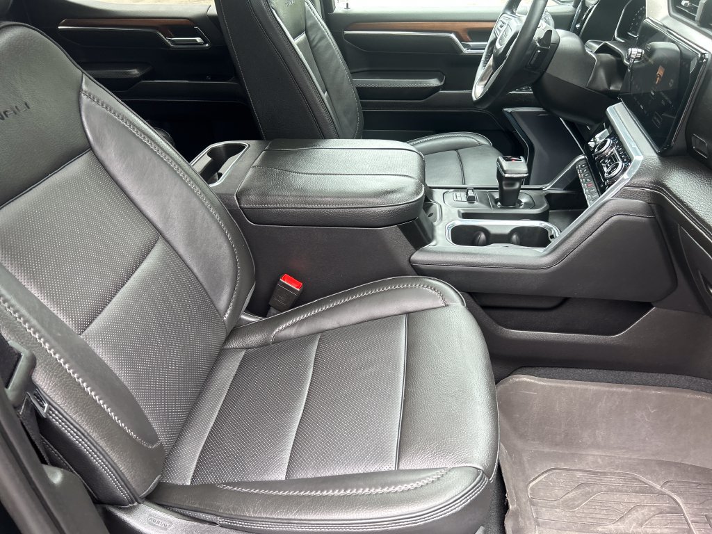 Used 2023 GMC Sierra 1500 Denali w/ Technology Package AWD/4WD image 15