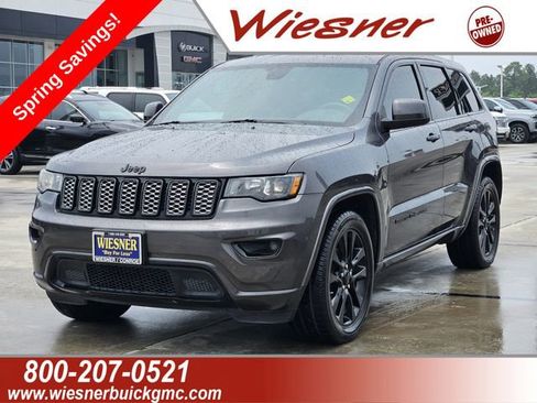 Used 2018 Jeep Grand Cherokee Altitude RWD image 1