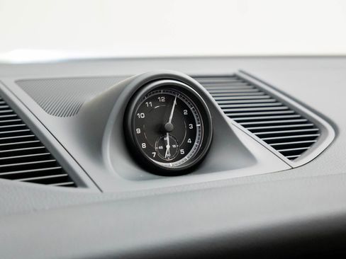 Certified 2025 Porsche Macan image 26