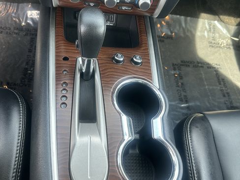 Used 2020 Nissan Pathfinder Platinum image 35