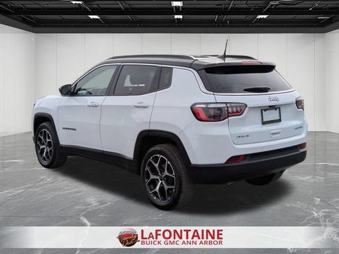 Used 2025 Jeep Compass Limited AWD/4WD image 3
