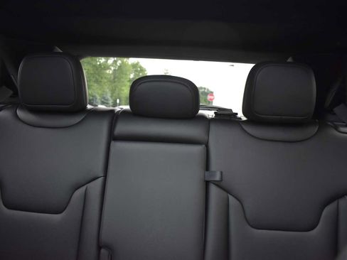 Used 2024 Jeep Compass Limited w/ High Altitude Package AWD/4WD image 13