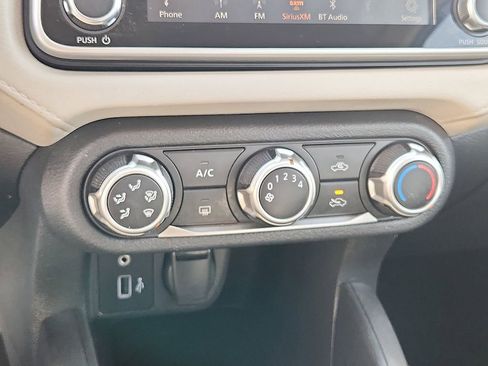 Used 2021 Nissan Versa SV image 9