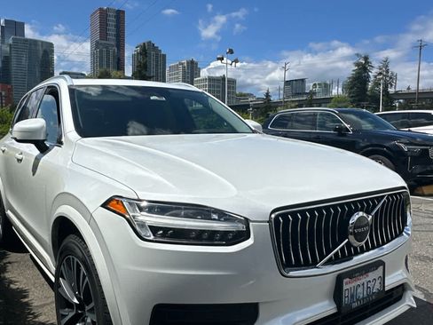 Used 2020 Volvo XC90 T6 Momentum AWD/4WD image 4